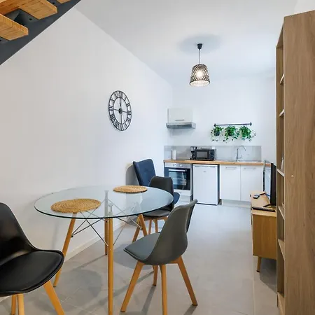 La Tour De - Arrivee Autonome - Duplex Apartment *